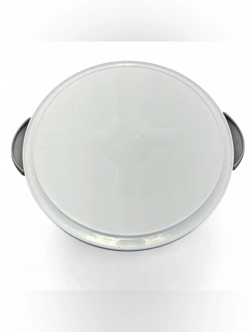 Sterilite cake server